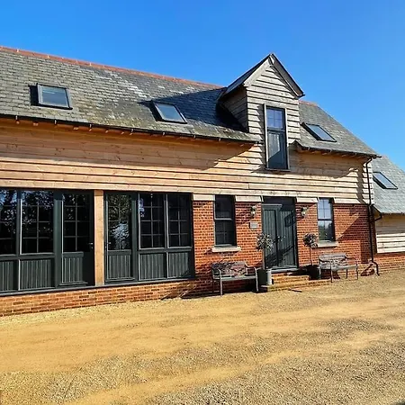 The Carriage House Villa Salisbury Exterior photo