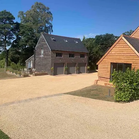 The Carriage House Villa Salisbury Exterior photo